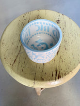Load image into Gallery viewer, Casa medium azul pot
